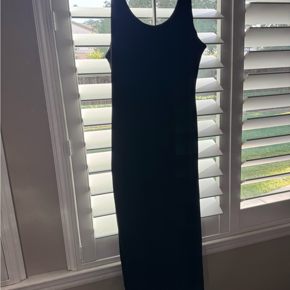 Elegant Black Sleeveless Dress